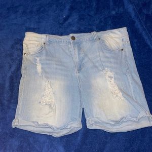 Blue Jean ripped Bermuda shorts from forever 21.